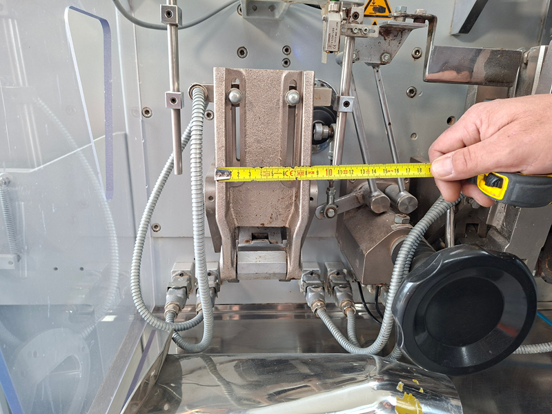 Ensacheuse verticale Volpak S-130 D - Automatisation Omron + PLC Omron