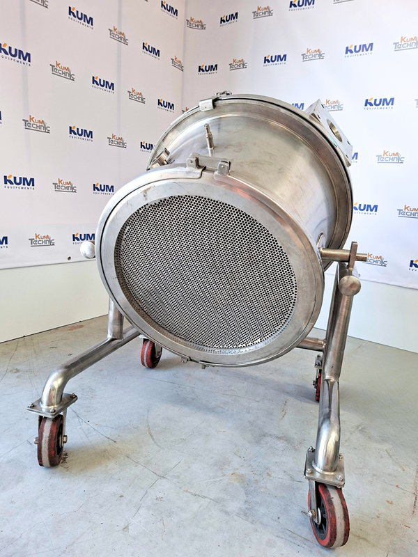 Conical stainless steel tank with sieve for capsule suspension