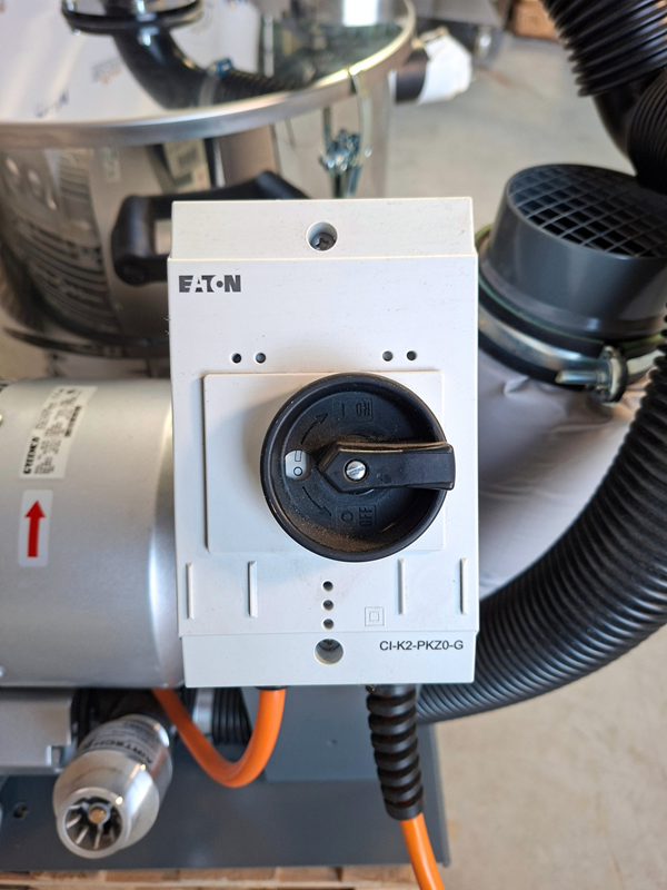 Kärcher IVR-B 50/30 – 3 kW Stainless Steel Industrial Vacuum Cleaner