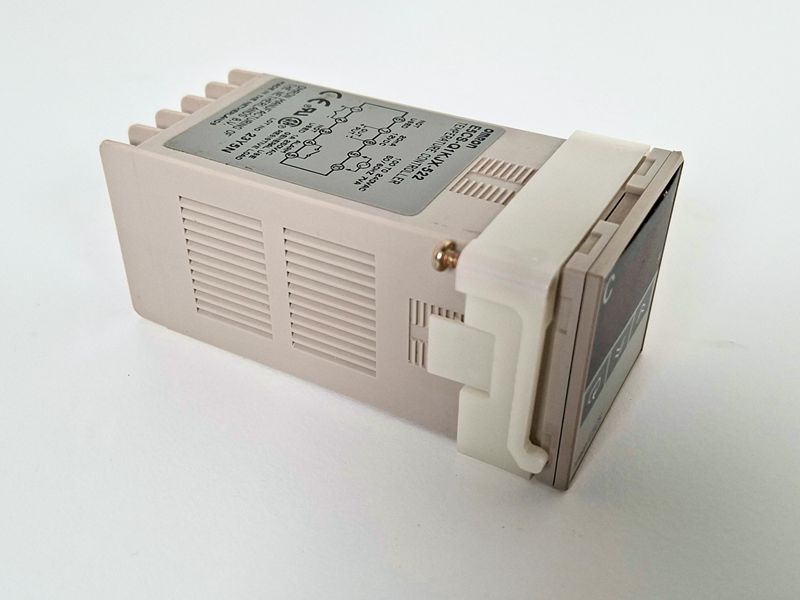 Contrôleur de température Omron E5CS