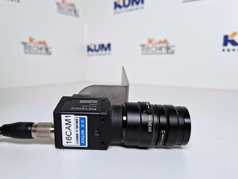 Système de vision industrielle KEYENCE CV-X100AP avec caméra CV-035M