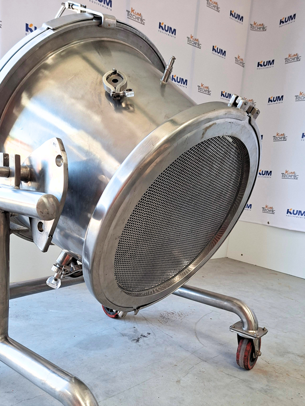 Conical stainless steel tank with sieve for capsule suspension