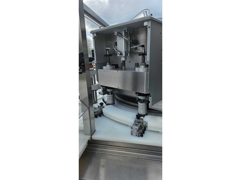 Compteuse électronique rotative de comprimés et gélules – Romaco / Bosspak RTC80‑M18 (2012)