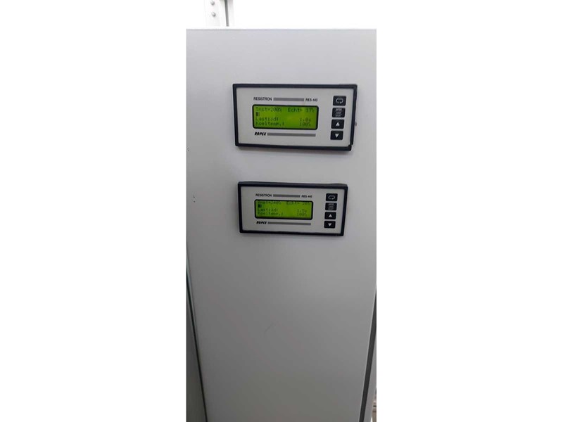 Flowpack vertical avec prédécoupe – Deltapack DE200ECO (2006)