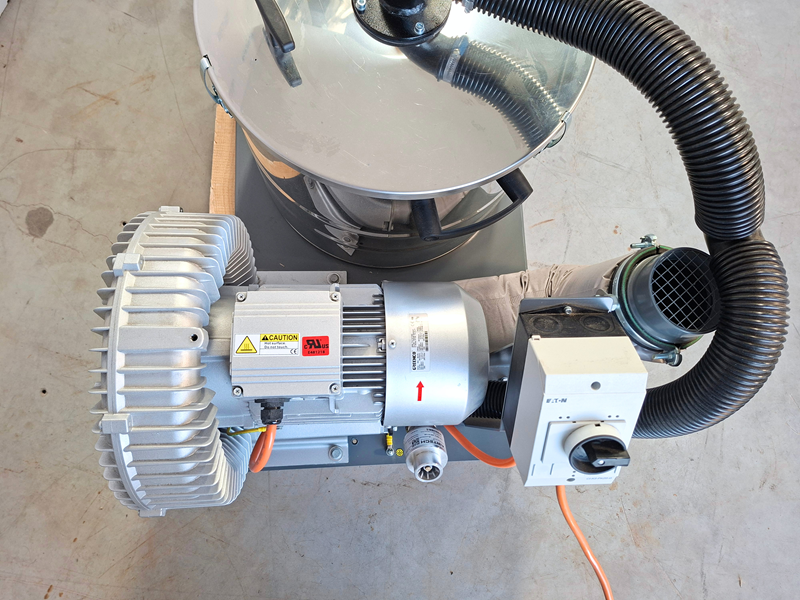 Kärcher IVR-B 50/30 – 3 kW Stainless Steel Industrial Vacuum Cleaner