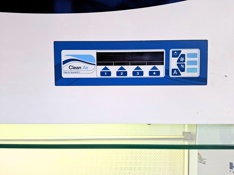 Poste à flux laminaire horizontal – Clean Air Cross‑Flow