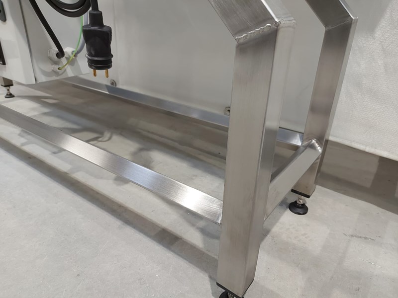 Convoyeur inox 2000×240 mm avec VLT